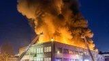 Bruxelles : vif incendie d'un entrepôt à Schaerbeek, fumée visible à des kilomètres