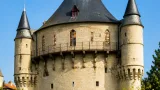 La Porte de Hal (Hal) rouverte : toiture, vitraux et chemin de ronde restaurés