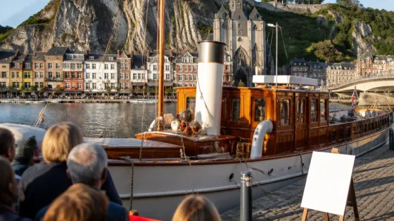 Un yacht de l'évacuation de Dunkerque trouve une nouvelle escale au quai Churchill à Dinant