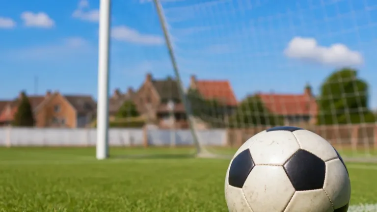 La Louvière dominée 3-0 à Luchin: enseignements d’un premier test estival
