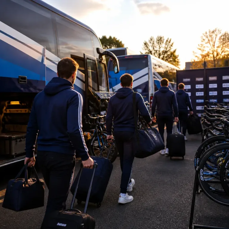 Adidas refait surface dans le cyclisme avec un partenariat lifestyle chez Alpecin et Fenix