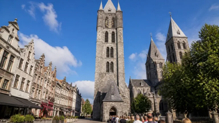 Tournai: le beffroi rouvre au public après sécurisation, carillon et vue retrouvés